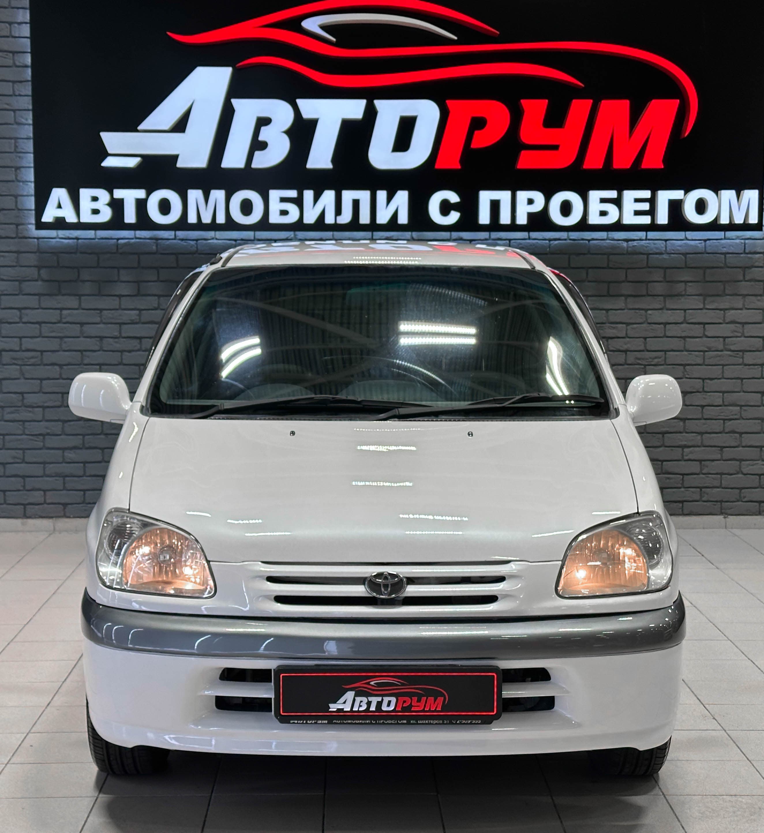 Toyota Raum - 4